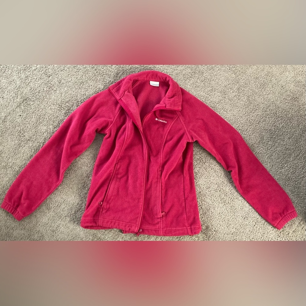 Women’s Columbia sweatshirt size medium. EUC. No rips or tears.